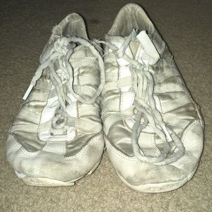 Nfinity cheer shoes